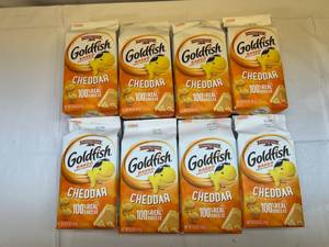 KK. 8x 6.6oz Goldfish Cheddar Crackers