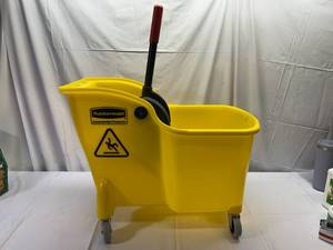 Rubber Maid Mop Buckets on Wheels
