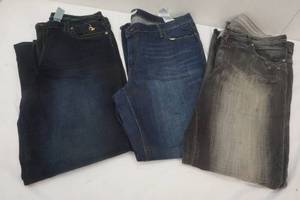 lot 94 image: Ladies Size 20W Pants, Pair of Pepe Jeans 20W , gray pair and blue jean , boot cut and Pair of Levi Size 20W boot cut