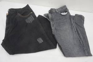 lot 124 image: Mens Size 42W Pants and 38W Levis