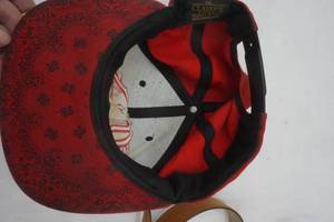 lot 133 image: Mens Used Hat & 42W Belt