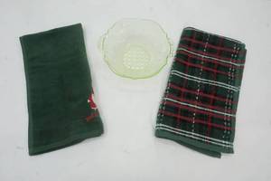 lot 135 image: Glass Bowl & Two hand towels