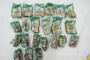 lot 150 image: 2006 McDonalds Happy Meal Toys Disney The Wild