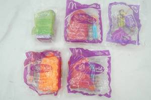 lot 161 image: 2006 & 2009 McDonalds Happy Meal  Toys Polly World & Polly Pocket