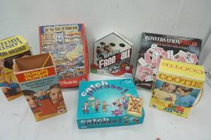 lot 22 image: Vintage Kids Games Conversation Pieces, Cootie, Humpty Dumpty, London Bridge and more