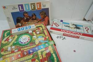 lot 25 image: Monopoly & Life Game