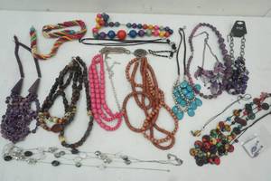 lot 31 image: Variety of Necklaces All Wearable