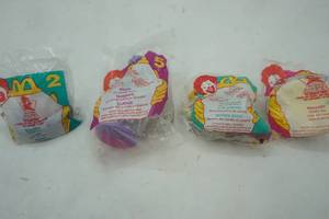 lot 54 image: McDonalds Mighty Ducks 1996-Nosedive and others