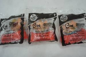 lot 61 image: Camp Lazlo toys, McDonalds Happy Meal toys