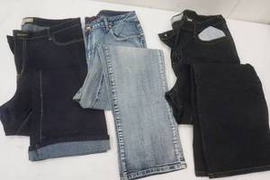 lot 91 image: Ladies Size 18 Pants, Old School, Zana & Baby Phat