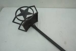 lot 185 image: Metal Lawn Hose Holder