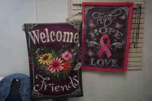 lot 190 image: Garden or Window Decor