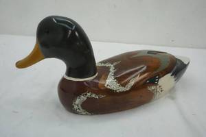 lot 195 image: Wooden Duck