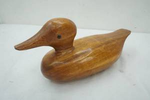 lot 196 image: Hand Carved Wooden Duck