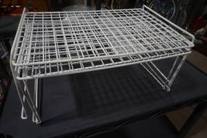lot 214 image: 3 White Shelf Units 18 x 9