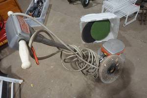 lot 220 image: Multi Clean  Floor CleanerBuffer with Pads & Brush