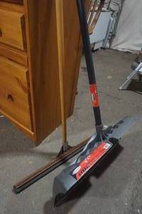 lot 224 image: Steel Core Snow Shovel & Floor Squeegee