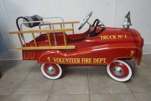 lot 227 image: Collectible Ride - On Pedal Fire Truck