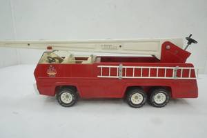 lot 239 image: Vintage Tonka Fire Truck XR101