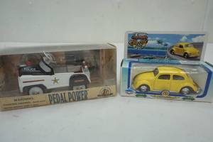 lot 242 image: 2002 Pedal Power 110 Scale Pepsi & Custom Classic Bugss (Batteries included)