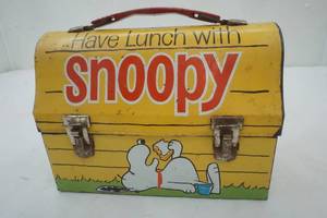 lot 249 image: Vintage 1968 Snoopy Tin Lunch Box only