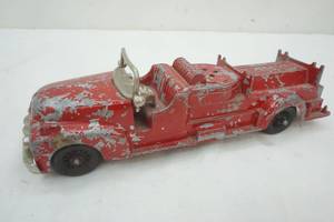lot 254 image: Hubley Cast Iron Fire Engine 9.5 Long