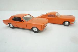 lot 258 image: Cast Metal doors & hood open & a Plastic Replica