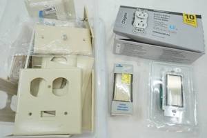 lot 271 image: Duplex outlets, outlet covers