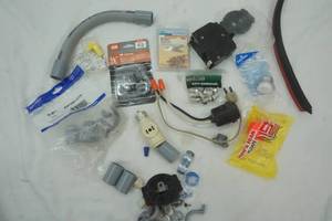 lot 272 image: Hardware , clamps, tubes, Braker, Catv hardware,