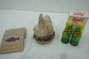 lot 285 image: Home Decor, Coaster, Squirt Salt & Pepper Shakers, Chicken decoration