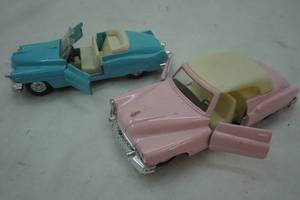 lot 297 image: Two Diecast Cadillac Convertibles Cars