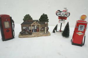 lot 311 image: Variety of Decor, Gas Pumps, HD Ornament
