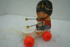 lot 313 image: Vintage Fisher Price Pull Toy Drummer Boy