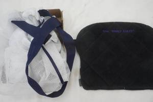 lot 338 image: 2 Mesh laundry bags and a Bike Seat Pad