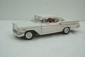 lot 351 image: 124 scale 1958 two door Chevy Impala