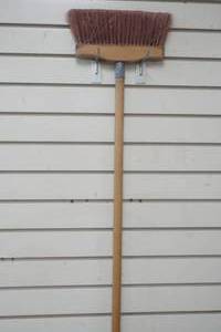 lot 368 image: wash brush