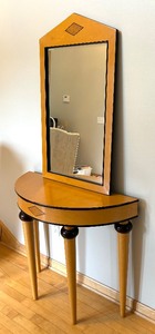 lot 15 image: Bombay Company Two Tine Demilune Console Table with Coordinating Mirror