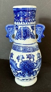 lot 36 image: Pair of Petite Blue and White Chinese Vases