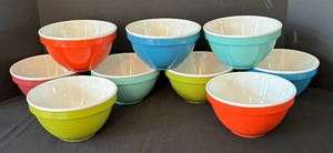 lot 47 image: Nine Nice and Colorful Bowls