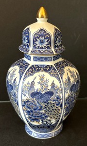 lot 19 image: Imperial Peacock Lidded Jar and Trinket Box by Arnart Imports
