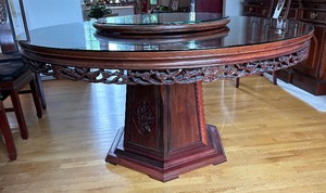 lot 3 image: Vintage Chinoiserie Rosewood Round Dining Table Set  Round Oriental Style Single Pedestal Dining Table with Lazy Susan