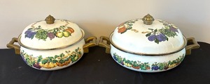 lot 72 image: Two Lovely Lidded Pots by Tabletops Unlimited