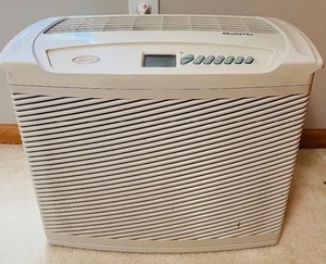 lot 139 image: Hunter Quiet Flow Air Purifier