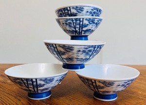 lot 127 image: Chinese Rice  Ramen in Cobalt and White