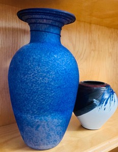 lot 106 image: Two Beautiful Vases