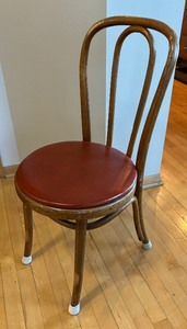 lot 160 image: Charming Vintage Parlor Chair