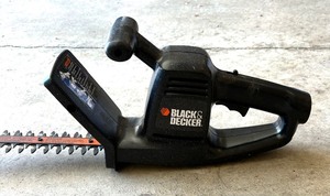 lot 181 image: Black & Decker 16 Hedge Trimmer