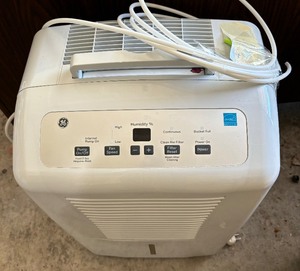 lot 189 image: GE General Electric Dehumidifier