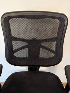lot 144 image: Black Rolling Office Chair