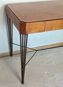 lot 27 image: Nice Wood Writing Desk